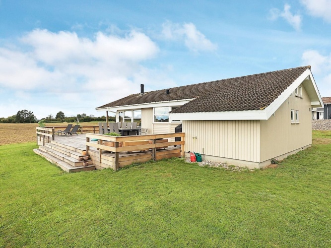 9 Person Holiday Home in Millinge-by Traum
