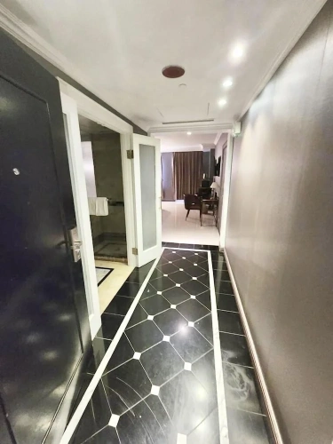 Standard Twin room with partial ocean view
