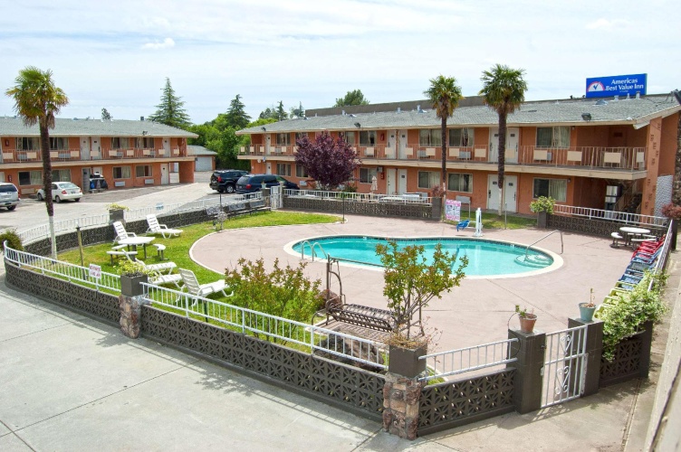 Standard Quadruple room with view