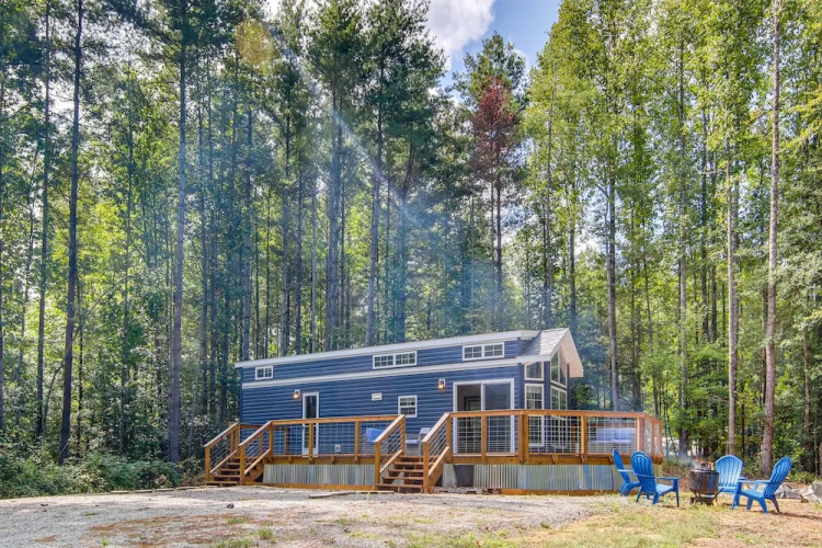 Tree-lined Cabin w/ Grill in Penrose!