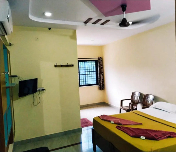 Hotel Varsha Hampi