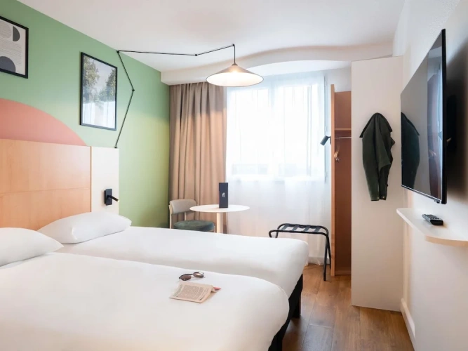 Standard Twin room