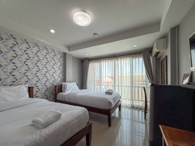 Deluxe Twin room with balcony