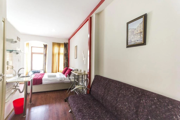 Roncalli Park Suites