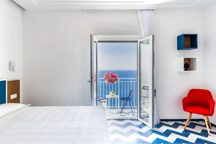 Deluxe Triple room with balcony