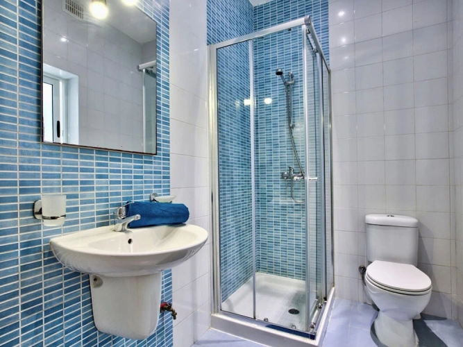 4 Bedrooms Apartment with balcony
