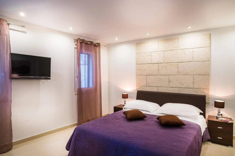 Split Oasis Apartments
