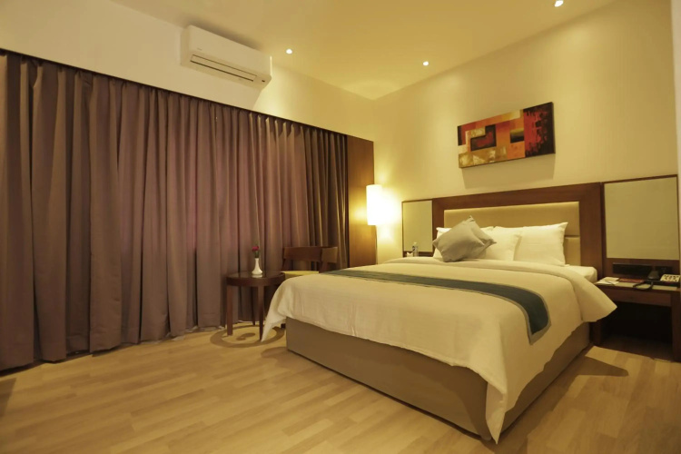 OYO 1686 Park Connect Hotel