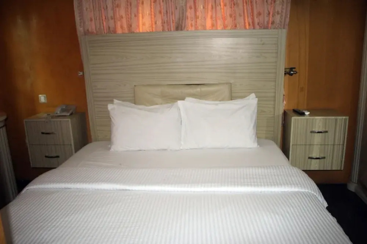 Green Royal Suites