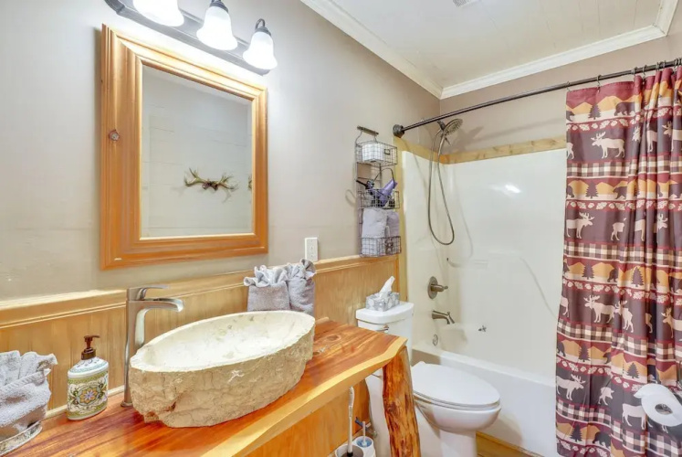 'just Fur Relaxin' Sevierville Cabin w/ Hot Tub!