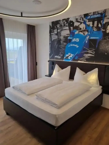 RINGRAST Hotel
