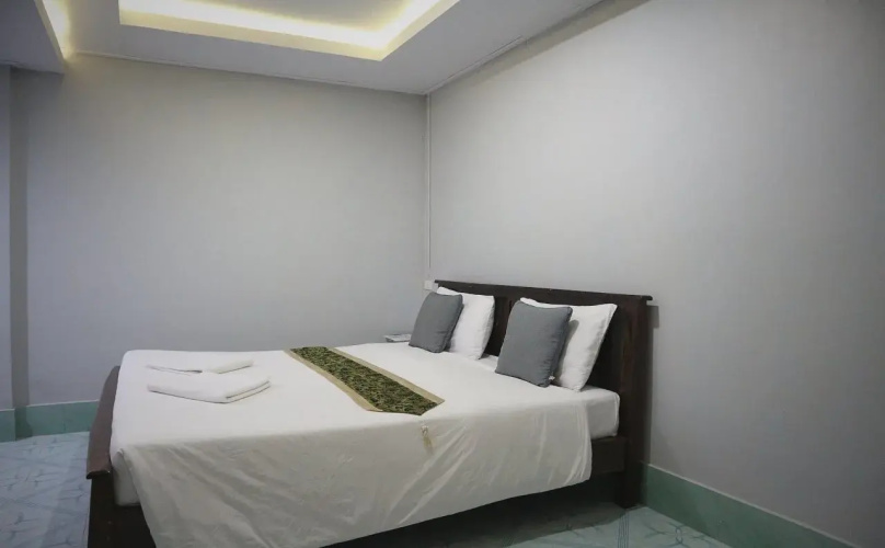 Marina Hut Guest House