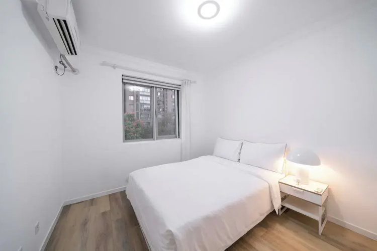 Tyms Elegant 4BR 2BA APT Changning