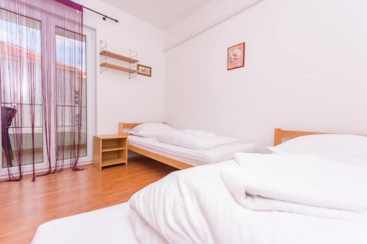 3 Bedrooms Apartment