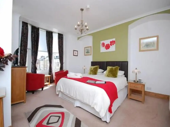 Ellie's Guest House
