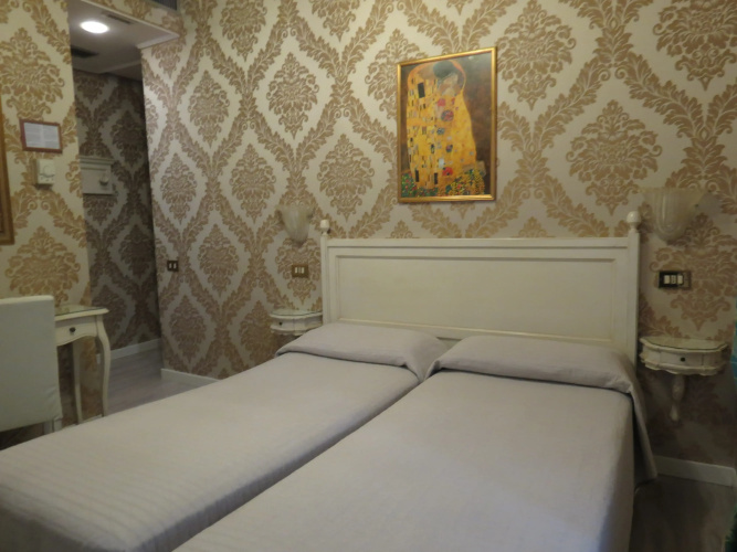 Hotel Bridge