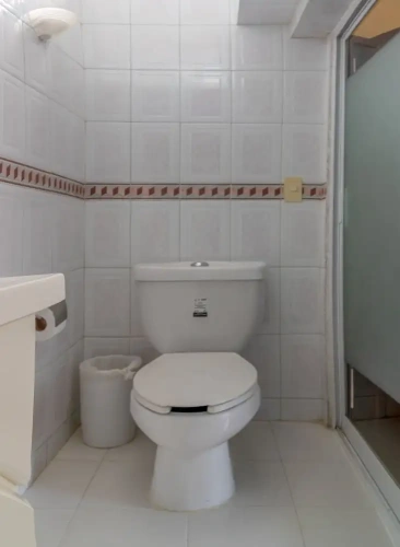 1 Bedroom Comfort room