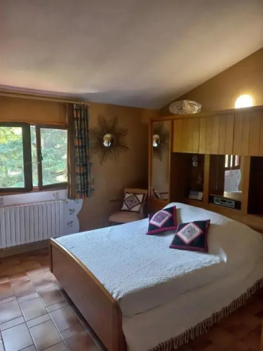 CHAMBRE dans Villa