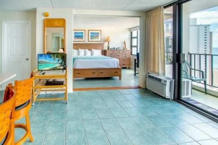 Deluxe King Studio by Redawning