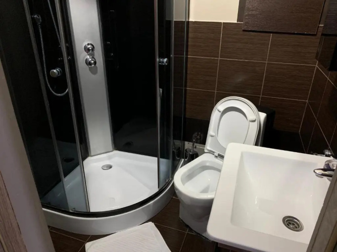 DeLuxe Plaza Hotel