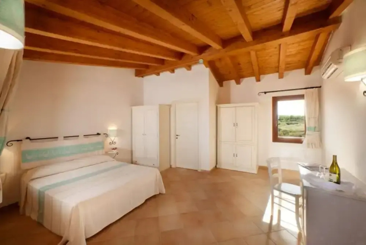 Residence with pool in Vignola Mare