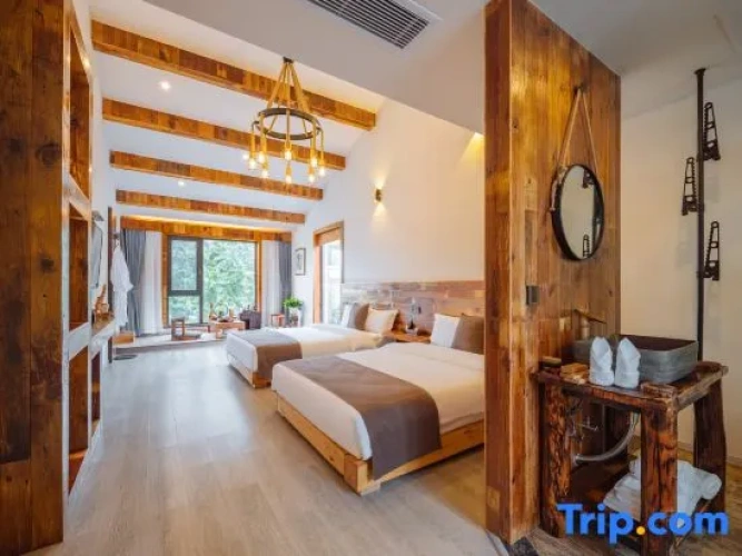 Deluxe Twin room with balcony