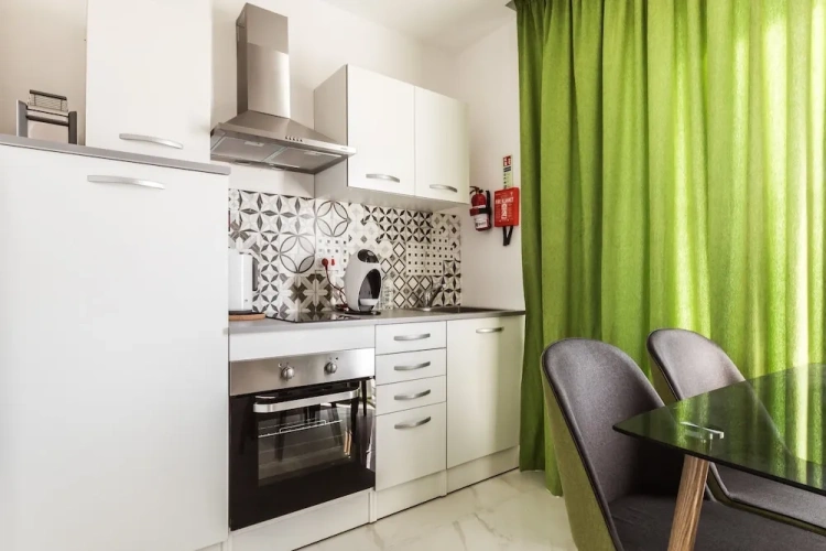 2 Bedrooms Penthouse Apartment