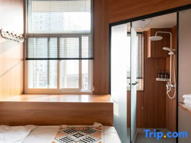 2 Bedrooms Double Suite