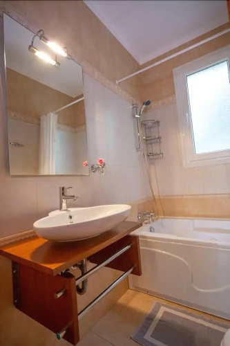 Beach Flat With Garden, Jacuzzi, BBQ