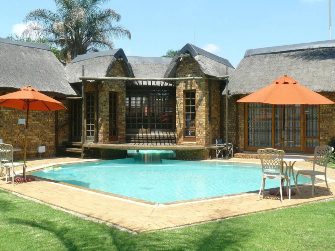 Ikwekwezi Guest Lodge