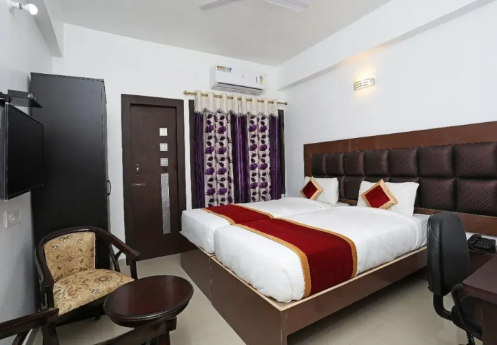 Hotel Galaxy by OYO Rooms