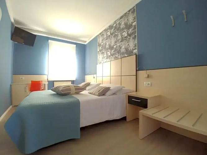 Economy room