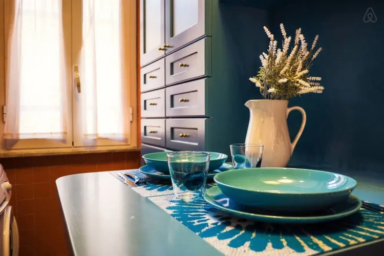 Colorful, Cute, Refined Flat in San Pietro's Area