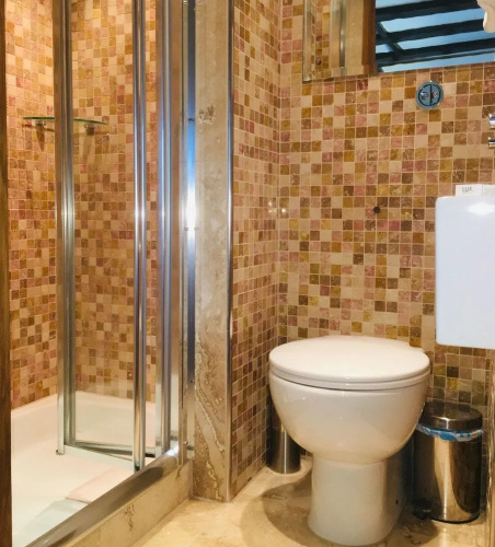 Heathrow Cottages B&B