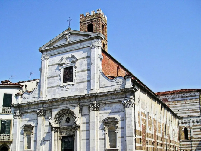 Apartment in Lucca Near Piazza Napoleone