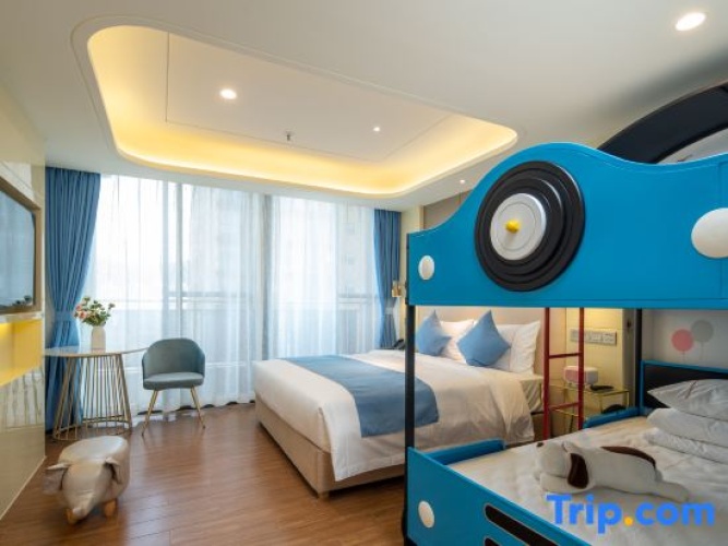 Standard Double room with city view