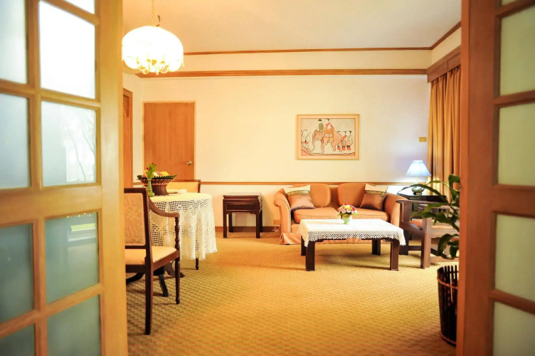 Wiang Indra Riverside Resort