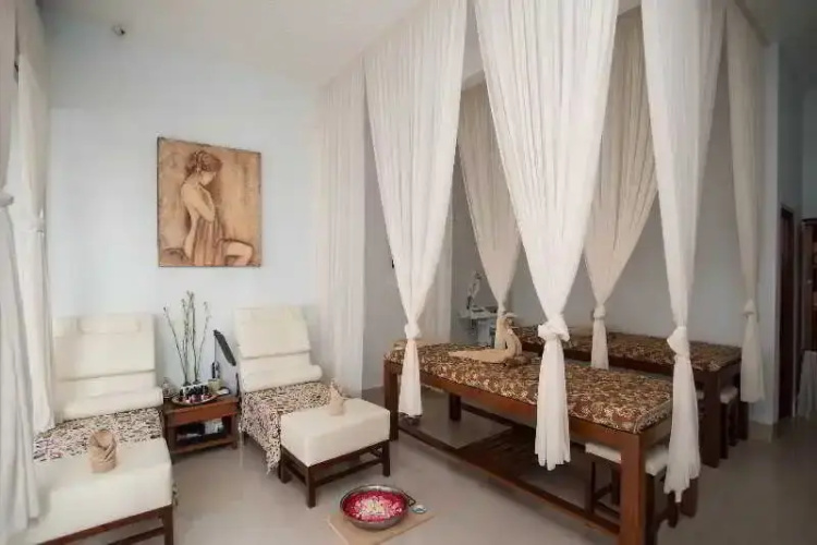 Heliconia Villa