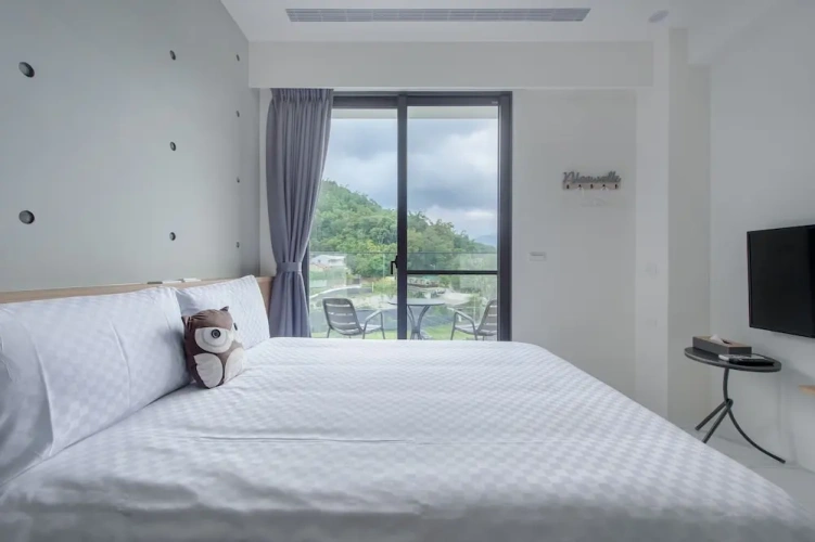 Standard Double room with balcony and with lake view