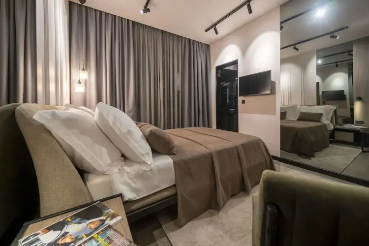 Velvet rooms & more