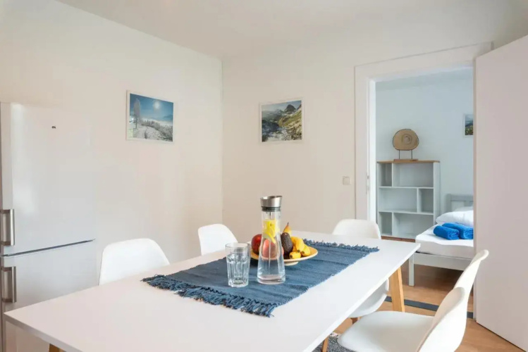 Alpine Hostel A12