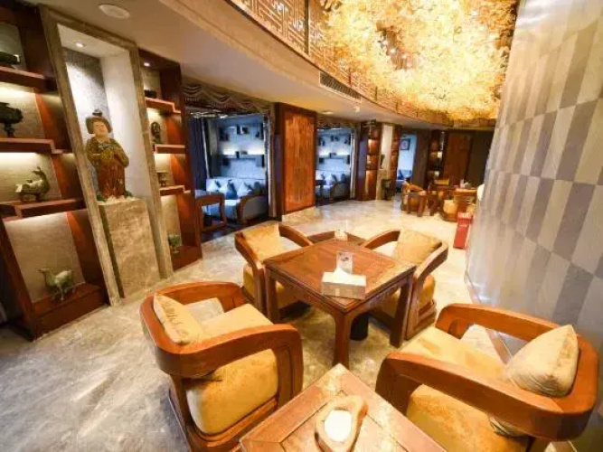 Gold Dragon Hotel