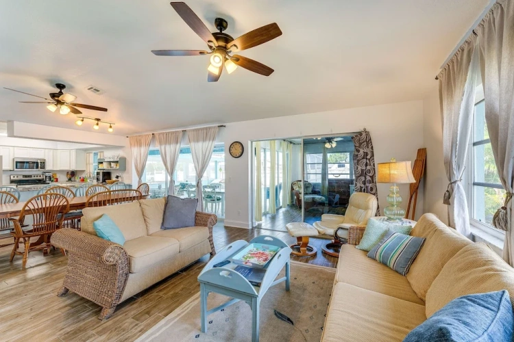 3 Bedrooms Apartment
