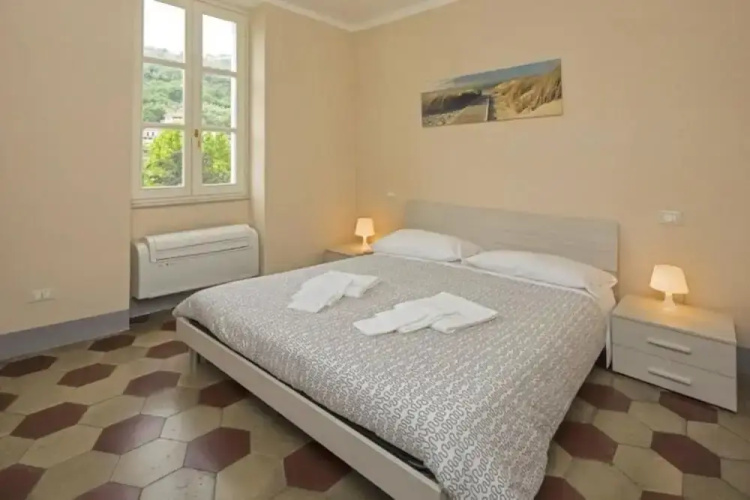 Lovely Holiday Flat With Shared Pool in Lerici