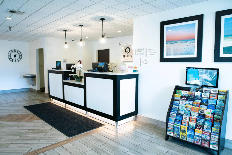 Quality Inn Palm Beach International Airport photo 15