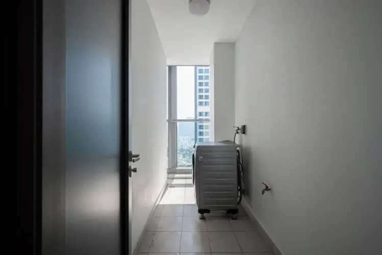 DE LA SOL Centre Point