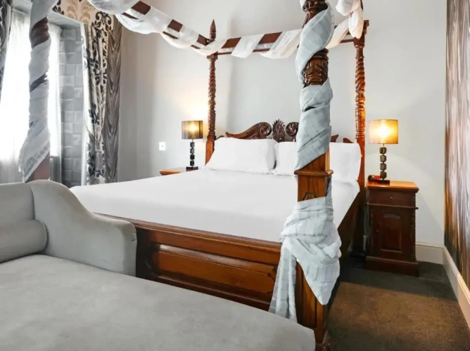 Double Suite