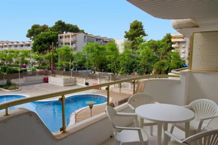 2 Bedrooms Apartment