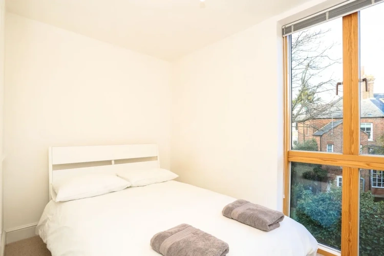 5 Bedrooms Cottage