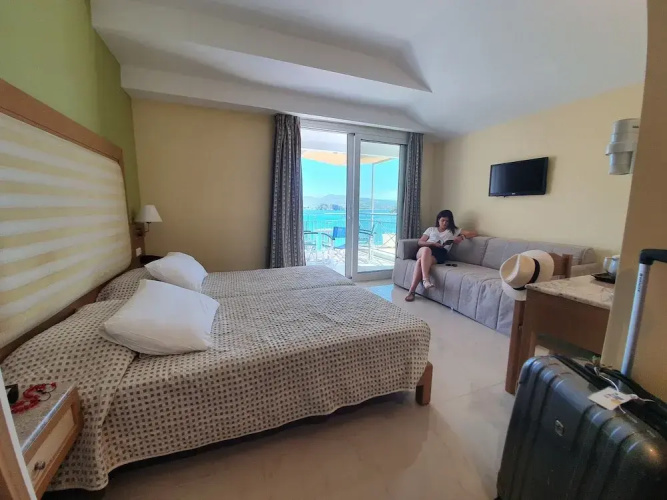 Dolfin Hotel